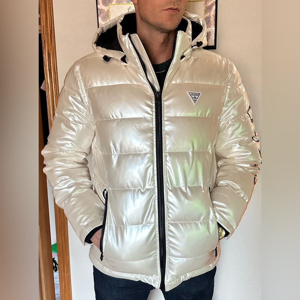 ✨NEW✨ Men’s Guess Reflective Holographic Puffer Coat